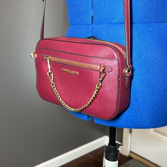 Michael Kors Handbags - 225 NWT Michael Kors Jet Set Travel East West Chain Leather Crossbody Mulberry